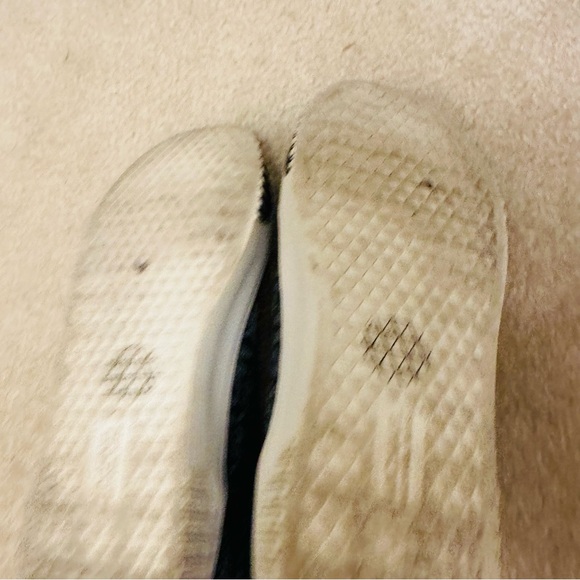 ⭐️ Michael Kors Kids Skate Split High-Top Sneakers - Picture 8 of 9